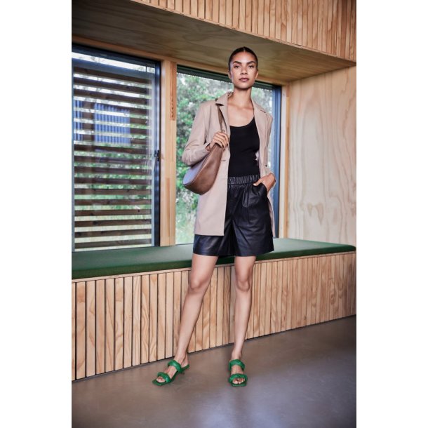BFT - 10.0121 - Skindshorts - Lammeskind - Latte - Taupe